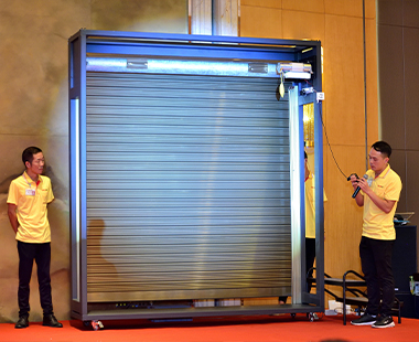 Rolling shutter door 